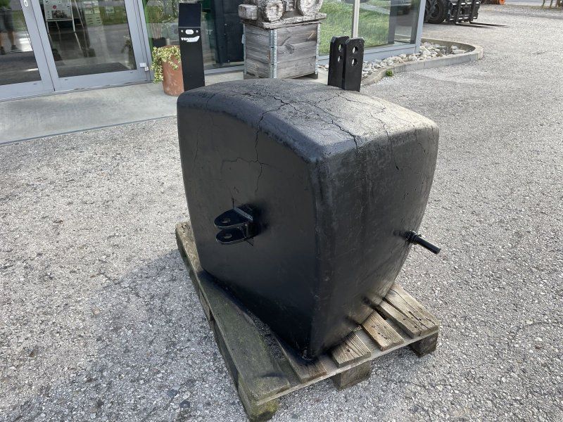 1200kg