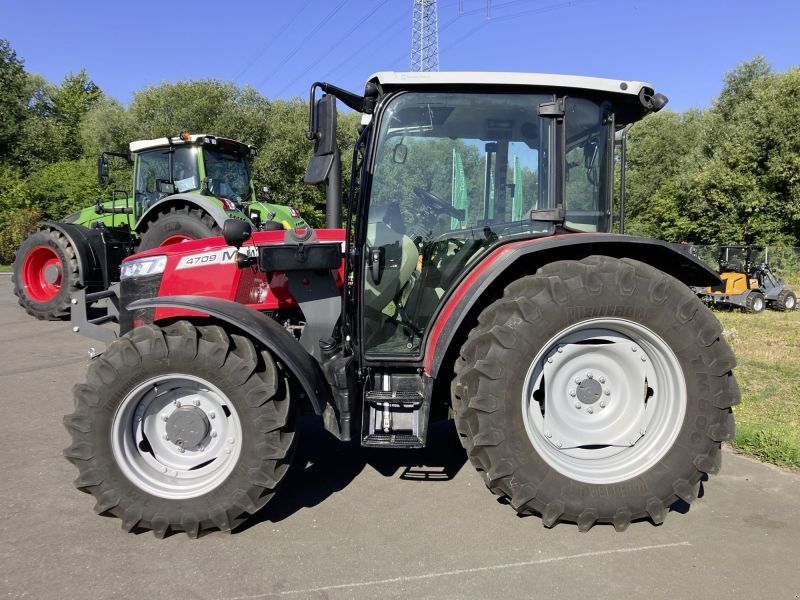 Massey Ferguson 4709 M DYNA-2 ESSENTIAL KAB