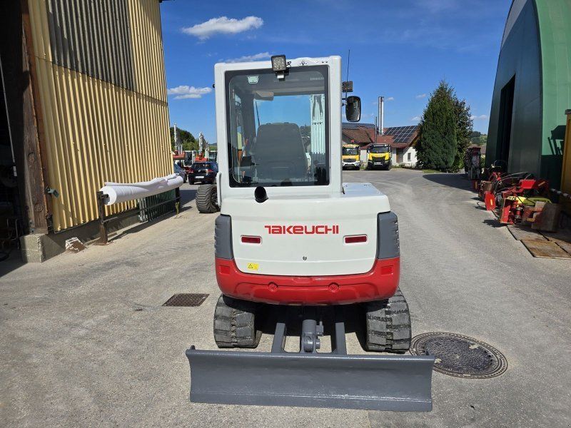 Takeuchi TB235