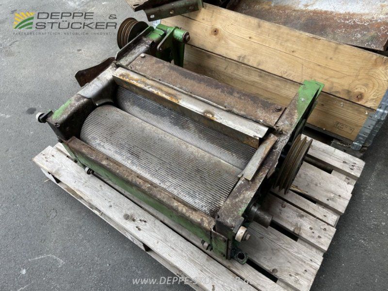 John Deere 6810