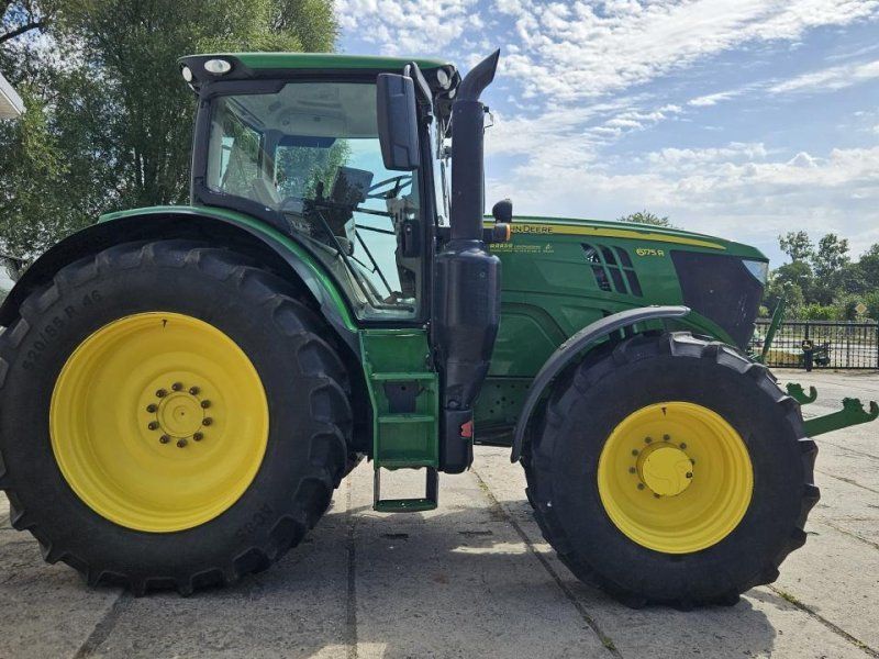 John Deere 6175R