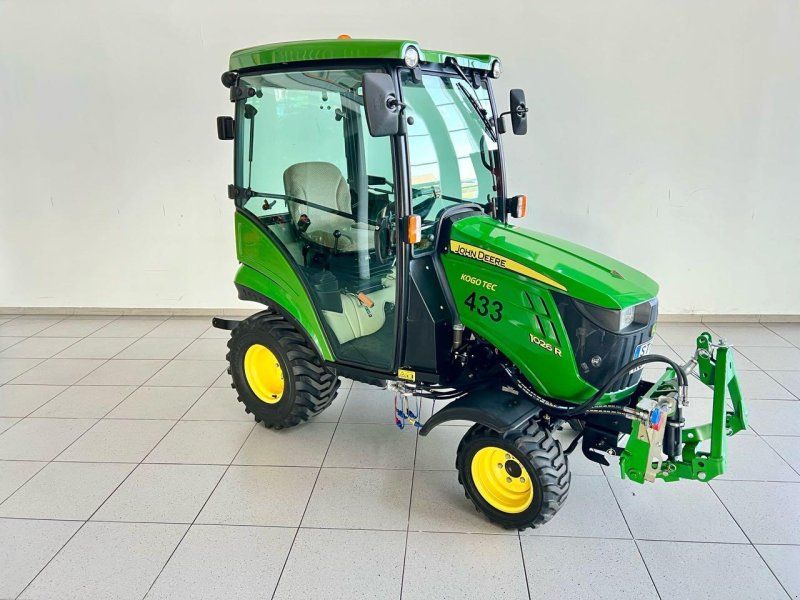John Deere 1026R