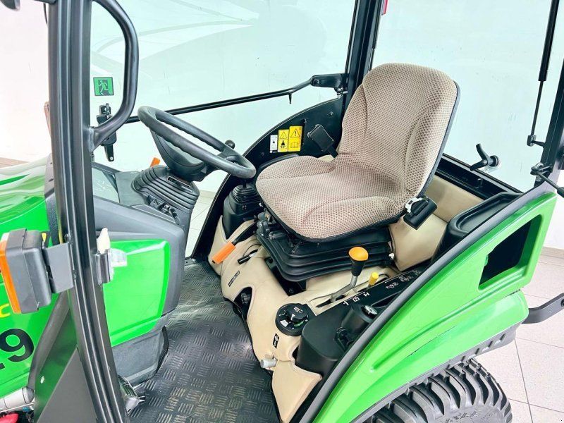 John Deere 1026R