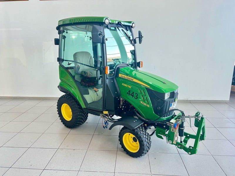 John Deere 1026R