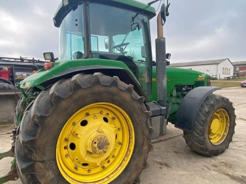 John Deere 8200