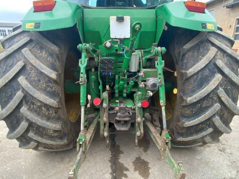 John Deere 8200
