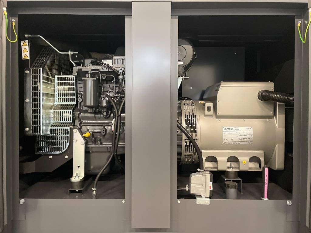 Iveco NEF45SM2 - 88 kVA Generator - DPX-17551