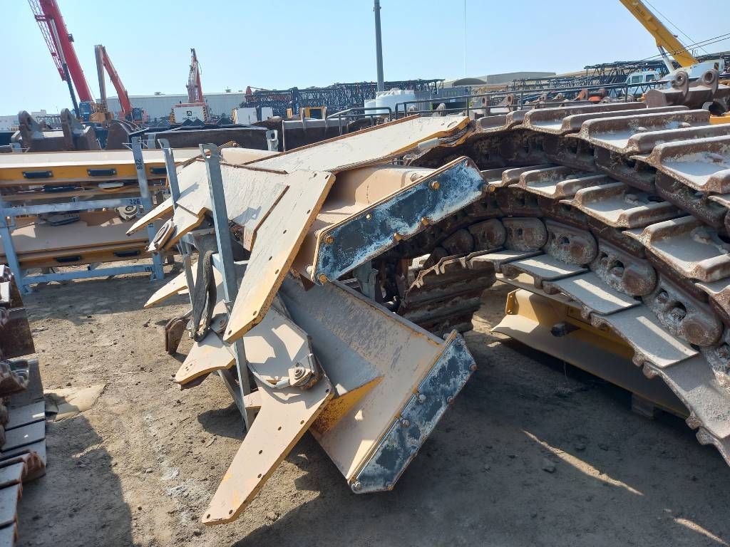 Komatsu HM400-3R (4 pieces available in Abu Dhabi)
