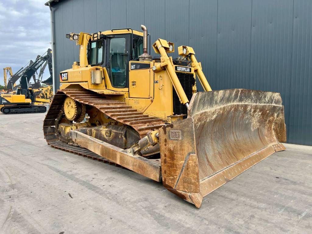 CAT D6T LGP