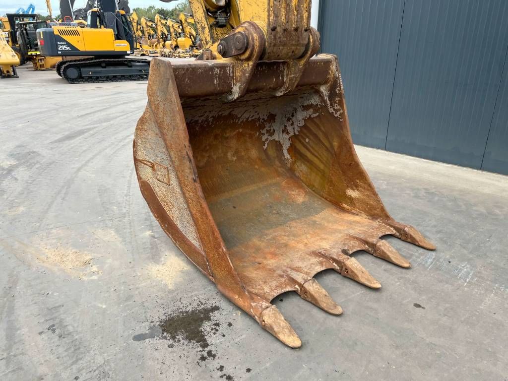 CAT 328D LCR