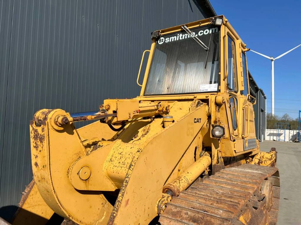 CAT 953 - Ripper