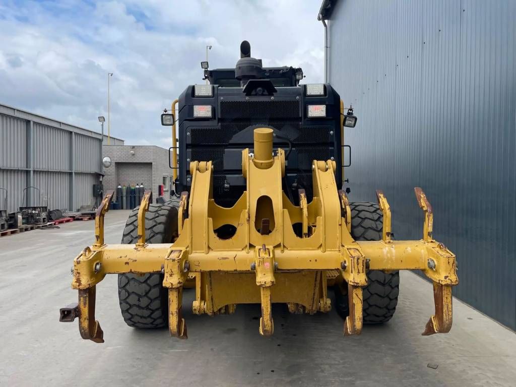 CAT 140M3