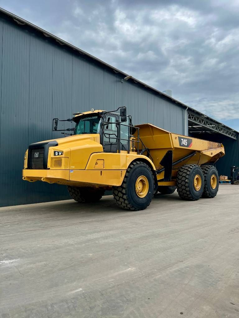 CAT 745 04A - New Tires