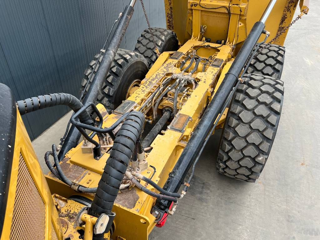CAT 745 04A - New Tires