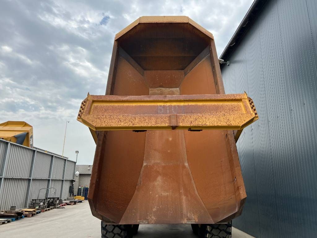 CAT 745 04A - New Tires