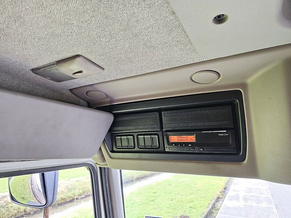 DAF LF 310 19t carrier lift