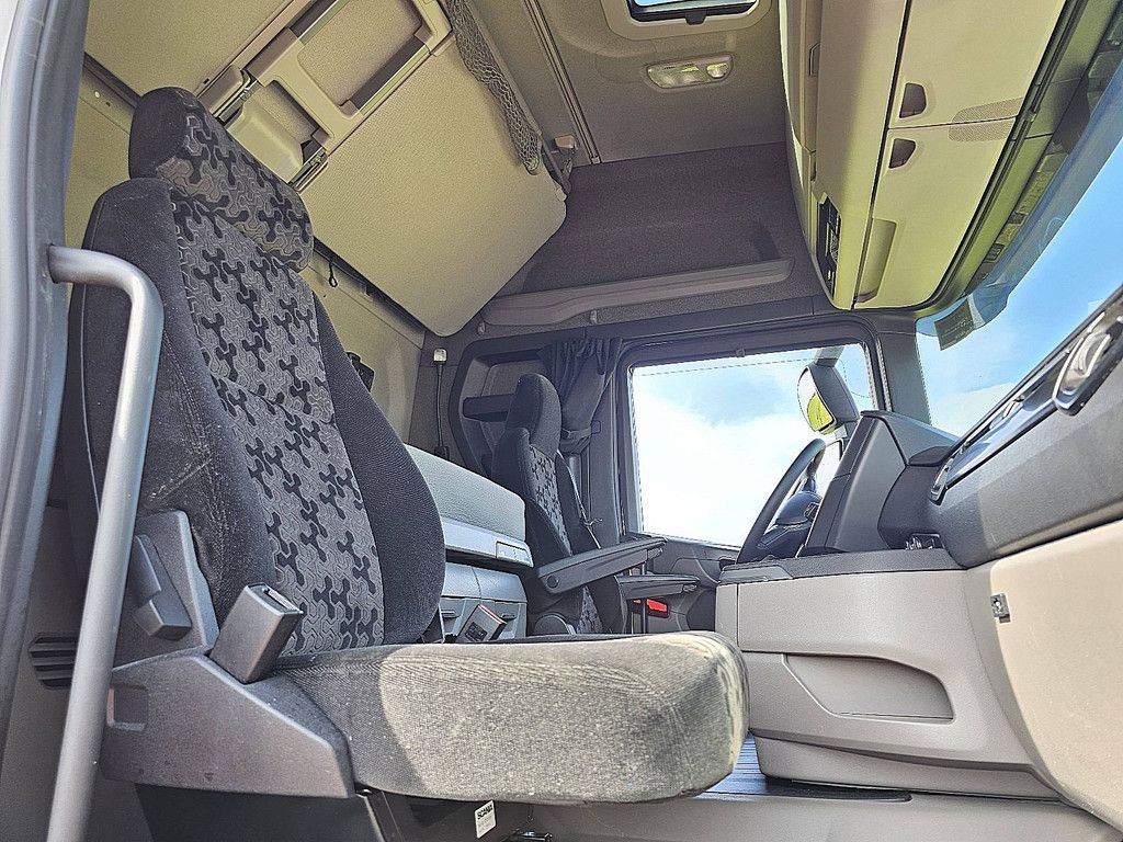 SCANIA R450 6x2*4