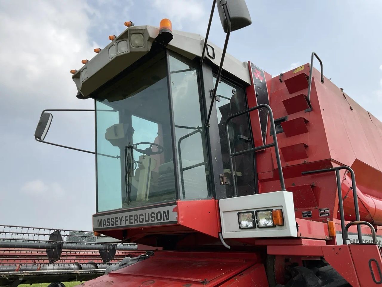 Massey Ferguson 38RS combine