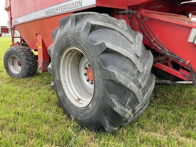 Massey Ferguson 38RS combine