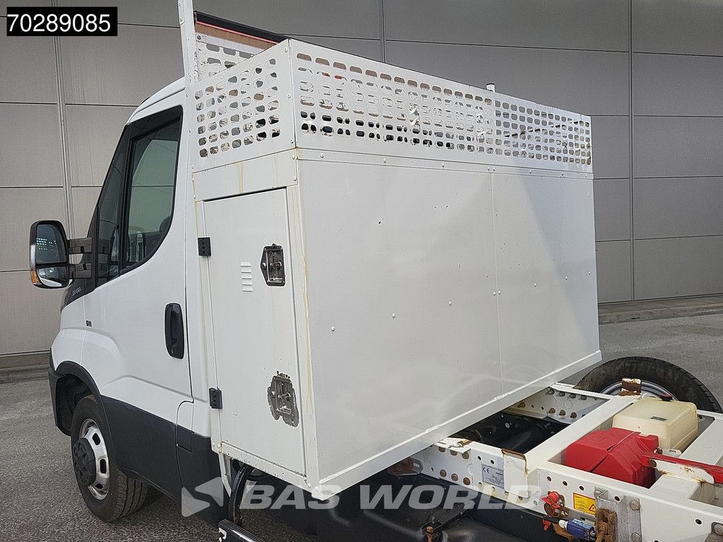 Iveco Daily 35C16 Kipper met Kraan Dubbellucht 3,5t Trekhaak Airco Cruise Camera Euro6 Crane Kran Kranwagen 2m3 Airco Trekhaak Cruise control