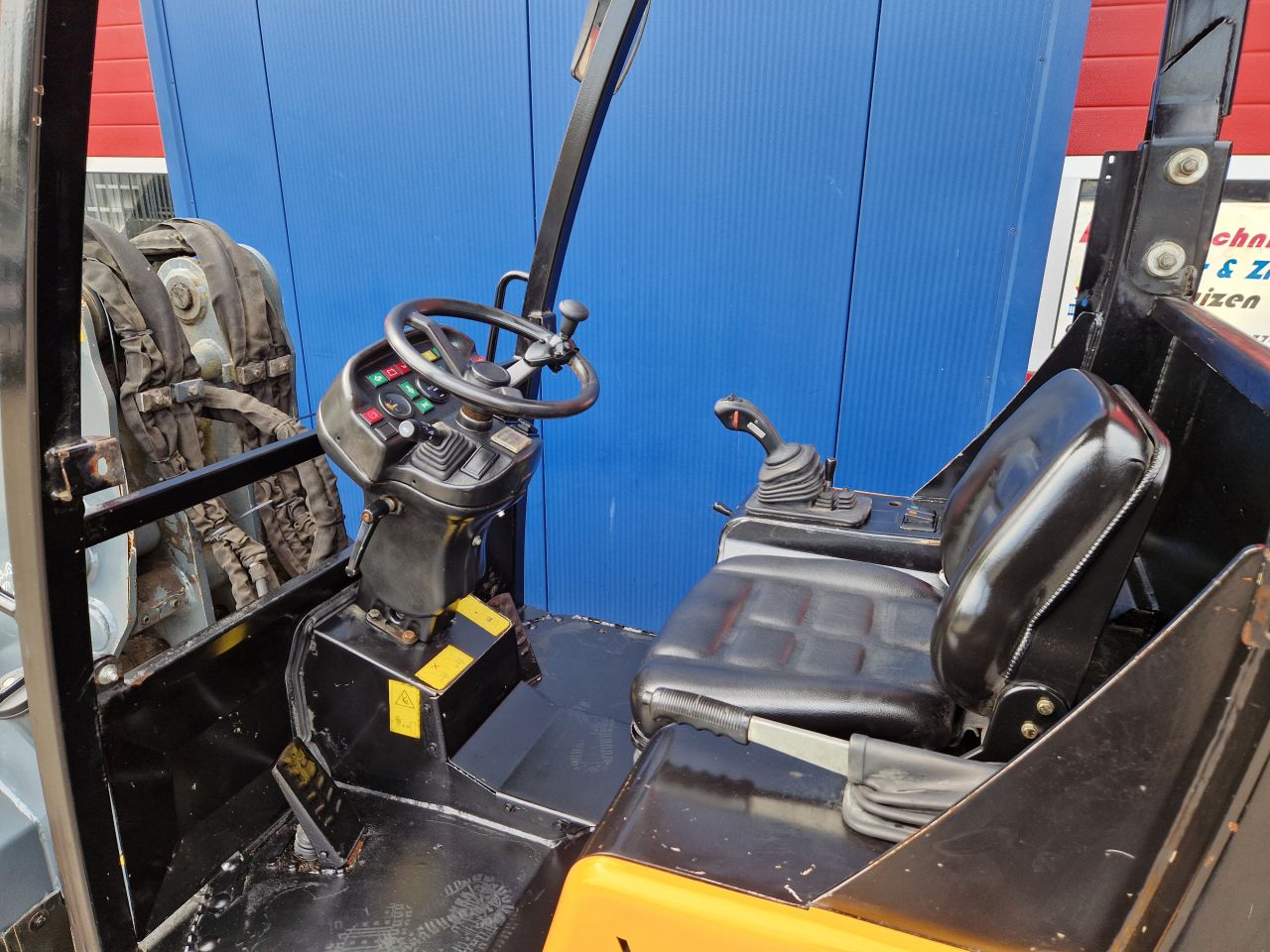 GIANT V6004T SHOVEL 60PK BOUWJAAR 2011 SNELLOPER 30KM