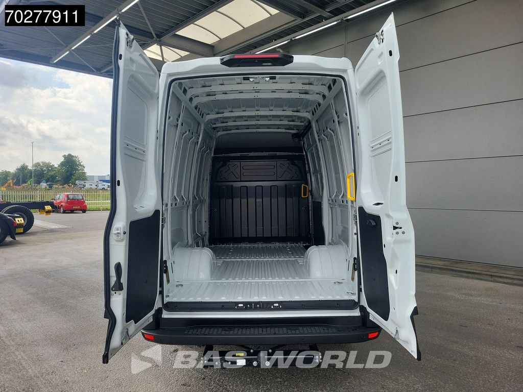 Iveco Daily 35C21 3.0L 210PK Automaat L2H2 Dubbellucht 3.5t Trekhaak LED ACC Navi Airco Camera Parkeersensoren Euro6 L2H2 12m3 Airco Trekhaak