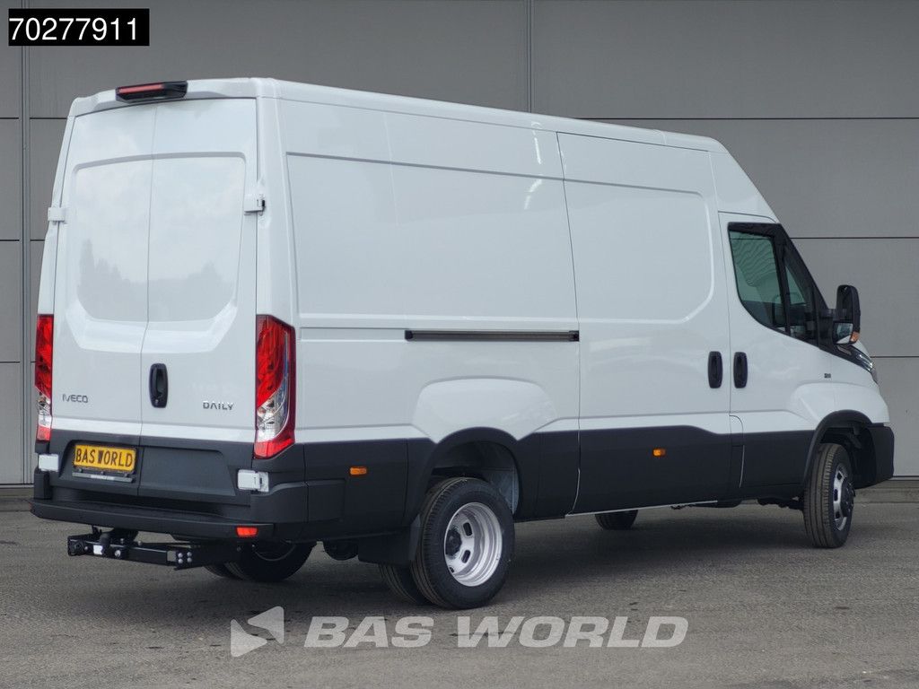 Iveco Daily 35C21 3.0L 210PK Automaat L2H2 Dubbellucht 3.5t Trekhaak LED ACC Navi Airco Camera Parkeersensoren Euro6 L2H2 12m3 Airco Trekhaak