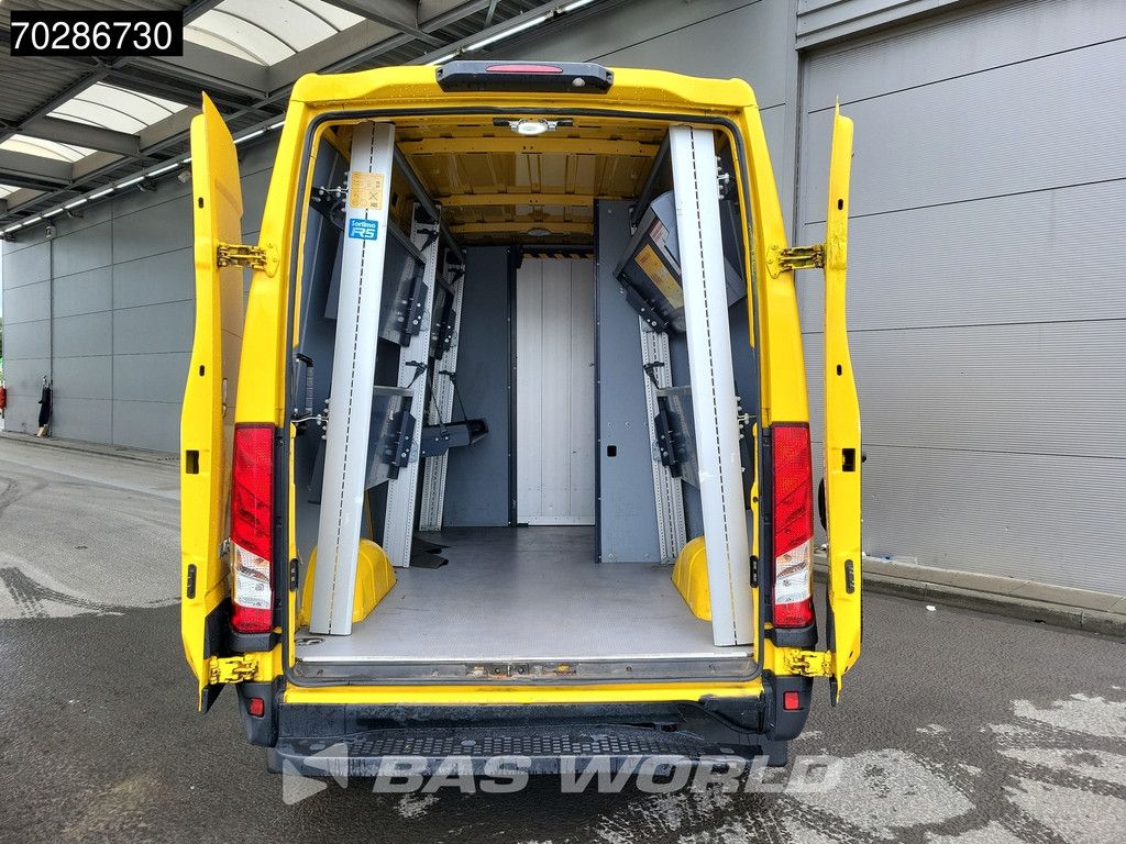 Iveco Daily 35S14 Automaat L2H2 3,5t Trekgewicht LED ACC Airco Camera Euro6 L2 11m3 Airco