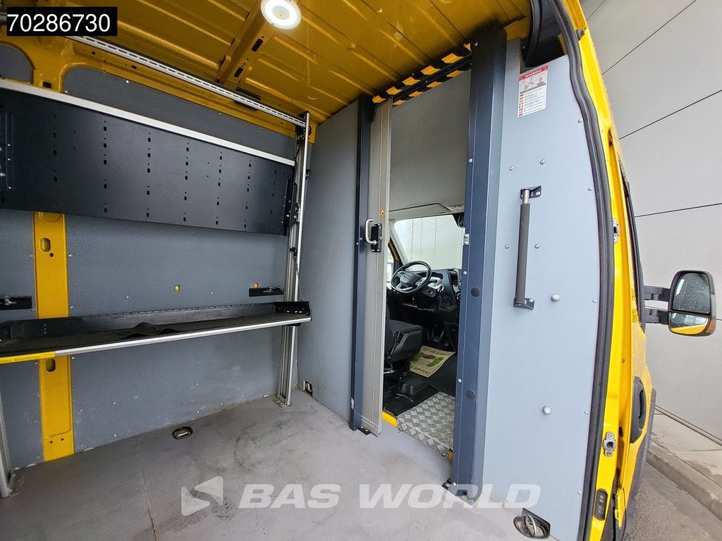 Iveco Daily 35S14 Automaat L2H2 3,5t Trekgewicht LED ACC Airco Camera Euro6 L2 11m3 Airco
