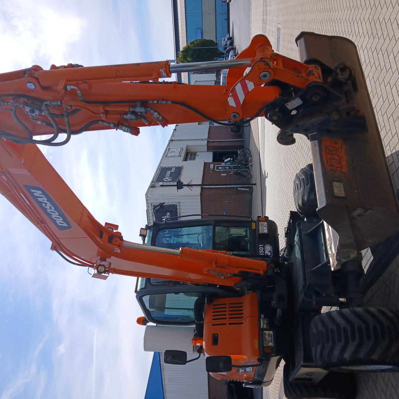 Doosan DX55W.