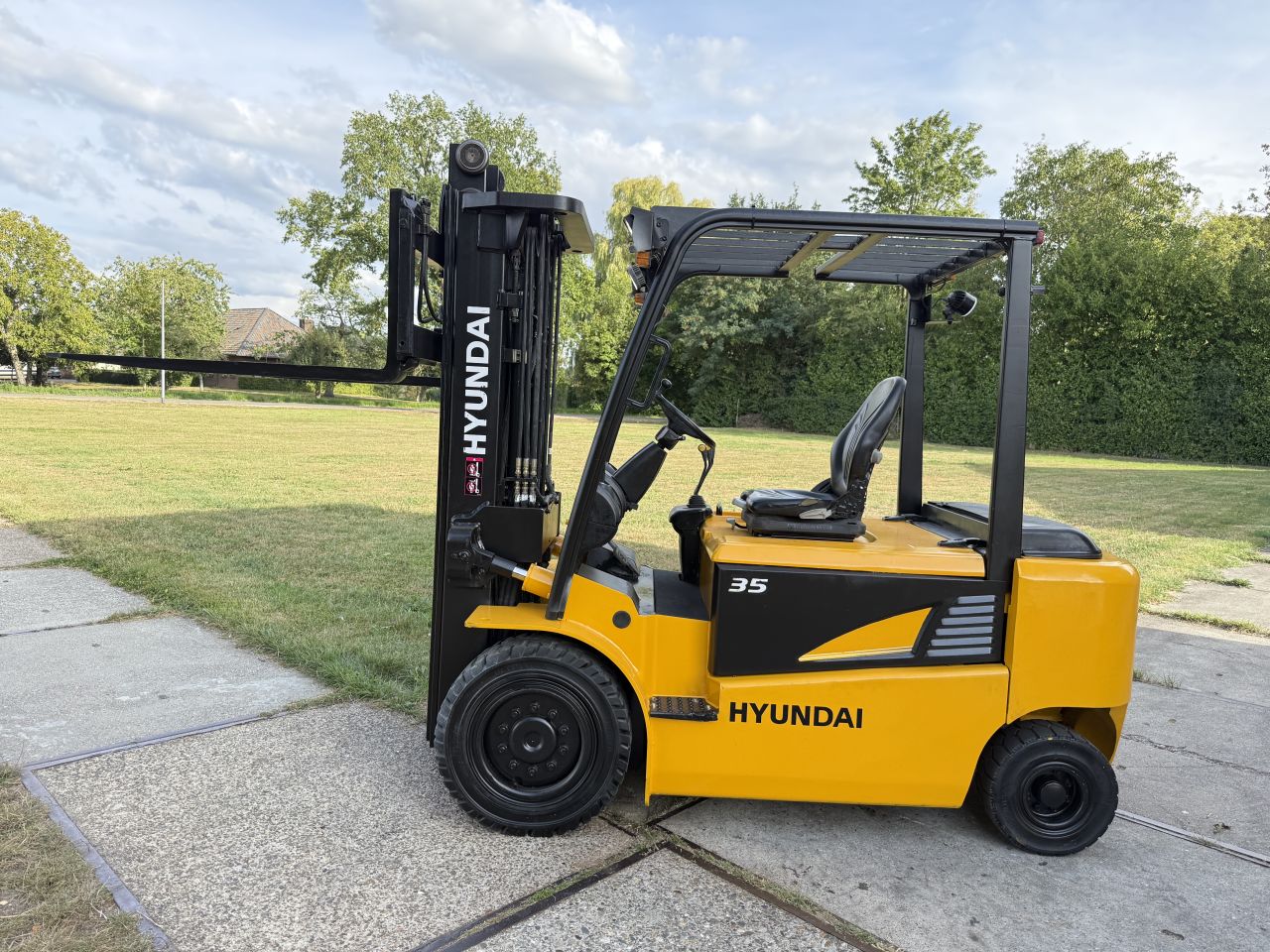 Hyundai 3500KG BJ2013 triplex Freelift 4 ventielen 3300uur