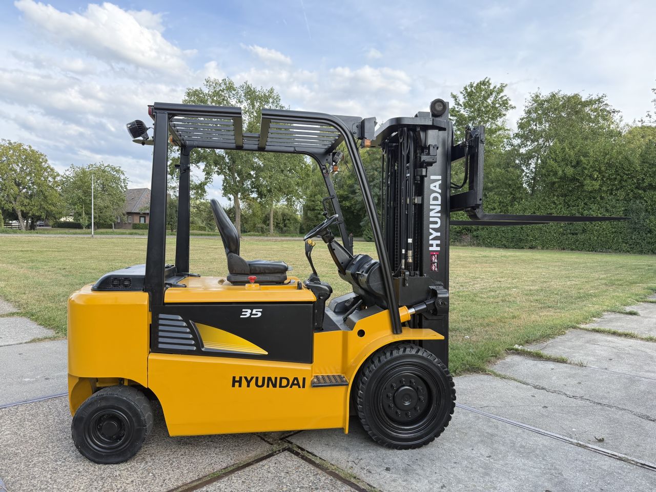 Hyundai 3500KG BJ2013 triplex Freelift 4 ventielen 3300uur