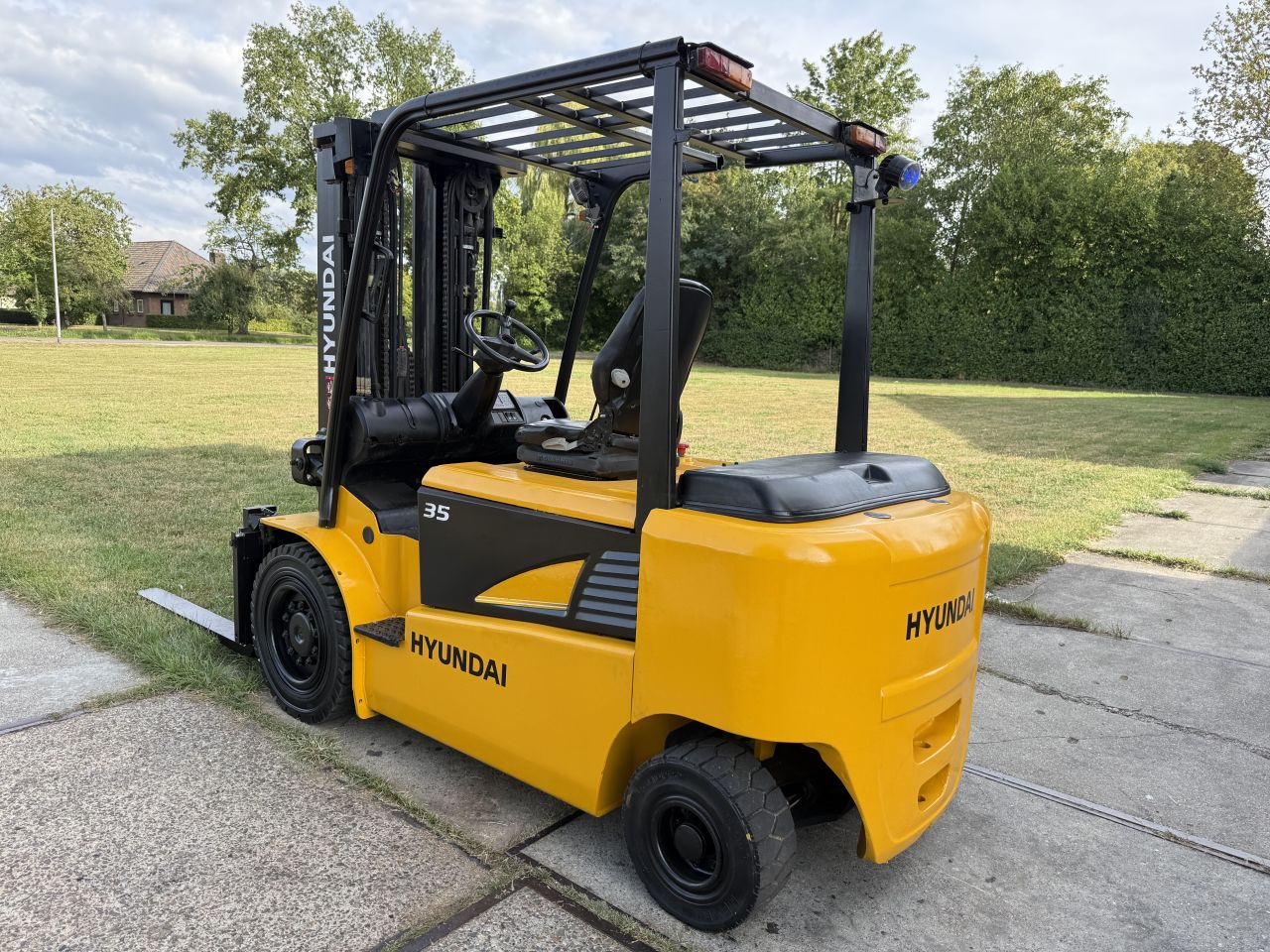 Hyundai 3500KG BJ2013 triplex Freelift 4 ventielen 3300uur