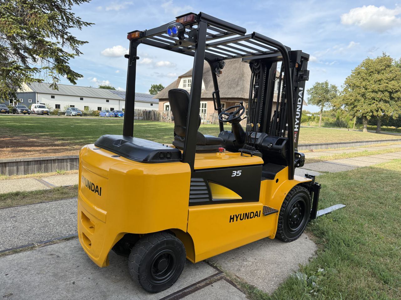 Hyundai 3500KG BJ2013 triplex Freelift 4 ventielen 3300uur