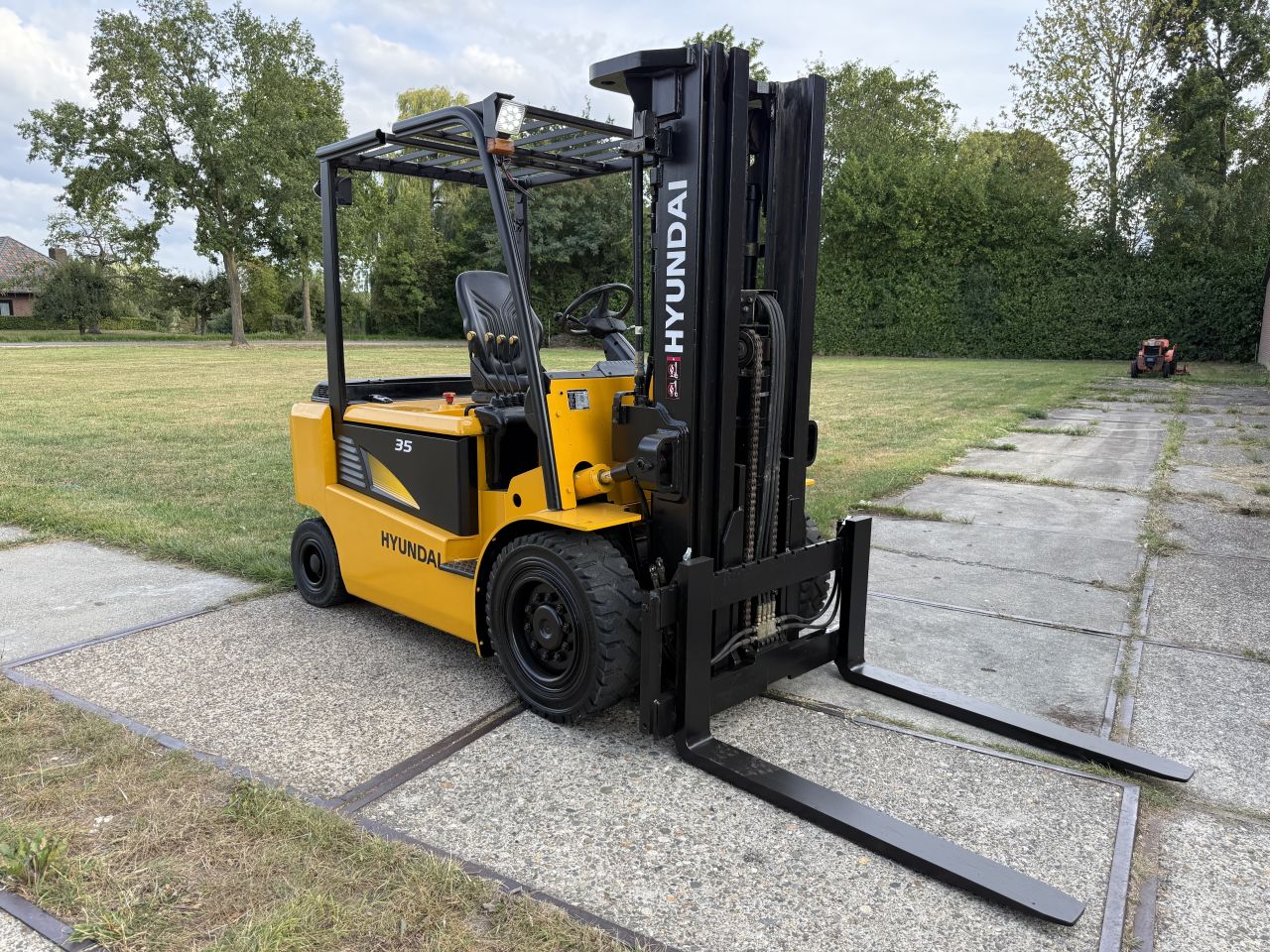 Hyundai 3500KG BJ2013 triplex Freelift 4 ventielen 3300uur