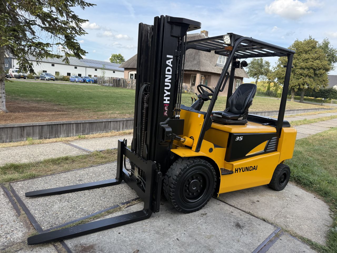 Hyundai 3500KG BJ2013 triplex Freelift 4 ventielen 3300uur