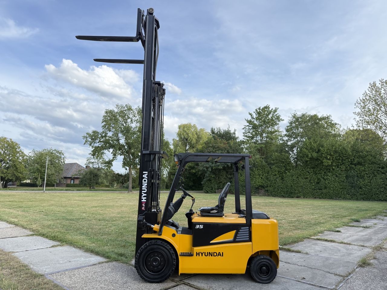 Hyundai 3500KG BJ2013 triplex Freelift 4 ventielen 3300uur