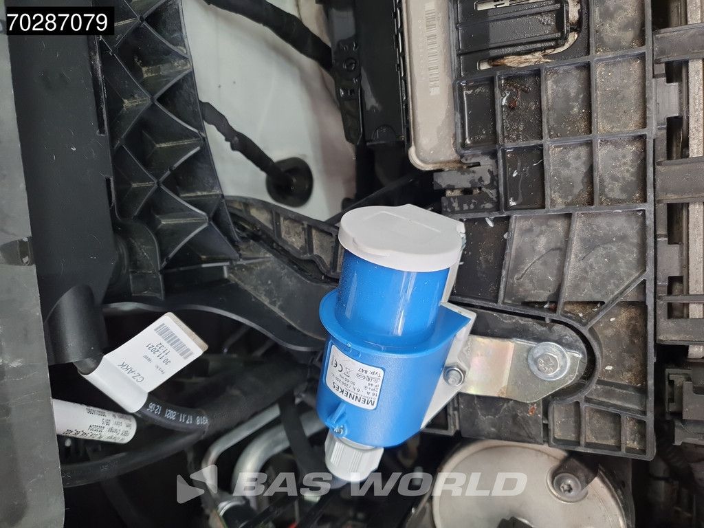 Volkswagen Crafter 140pk Koelwagen Automaat Thermo King V-200 MAX L4H3 Airco Camera Parkeersensoren L3H2 Euro6 Koel Koeler Kühl Kühler Kühlwagen 12m3 Klima