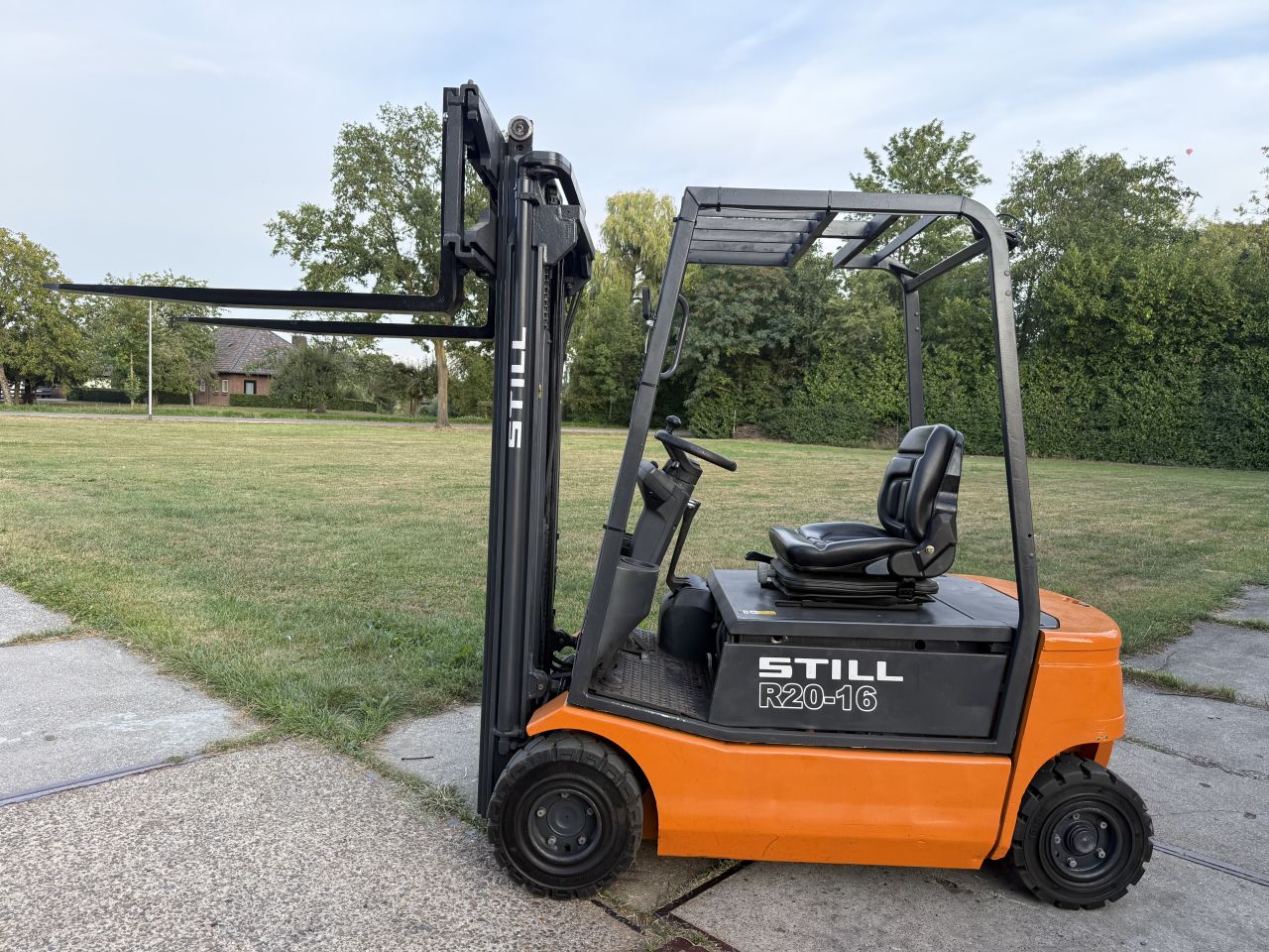 Still 1600KG triplex 4.7m Freelift Sideshift nieuwe banden LED