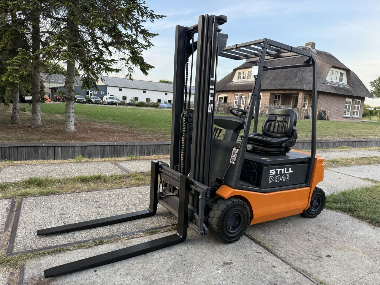 Still 1600KG triplex 4.7m Freelift Sideshift nieuwe banden LED