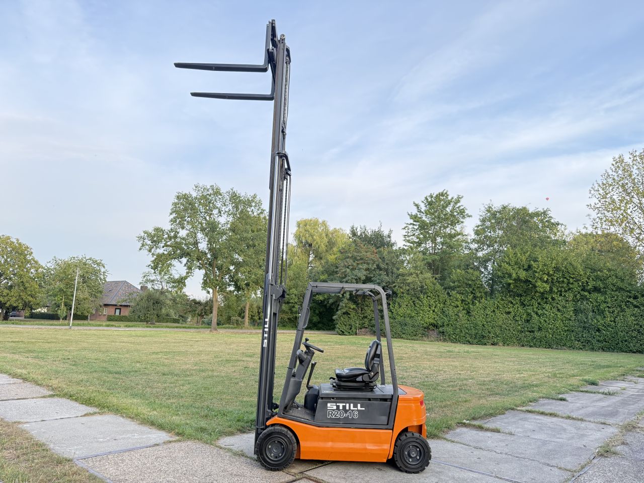 Still 1600KG triplex 4.7m Freelift Sideshift nieuwe banden LED