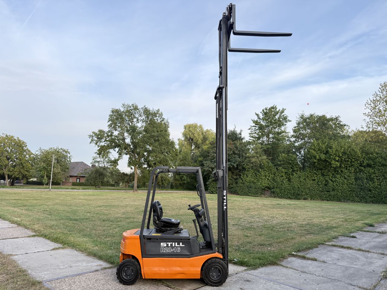 Still 1600KG triplex 4.7m Freelift Sideshift nieuwe banden LED