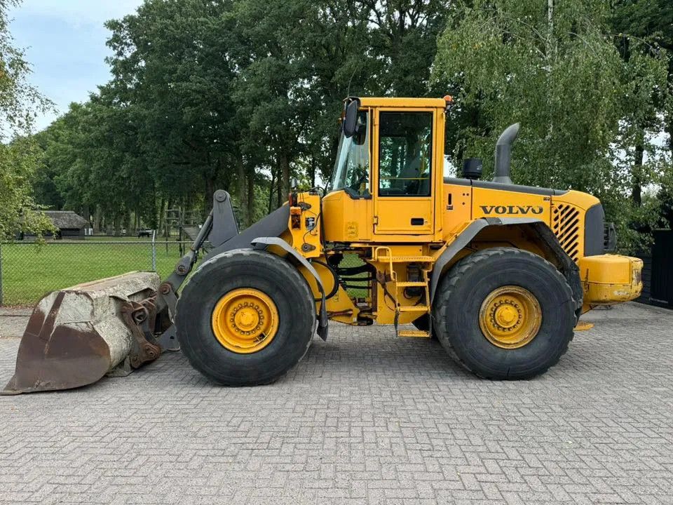 Volvo L90E Loader shovel