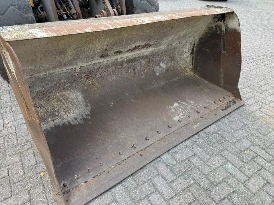 Volvo L90E Loader shovel