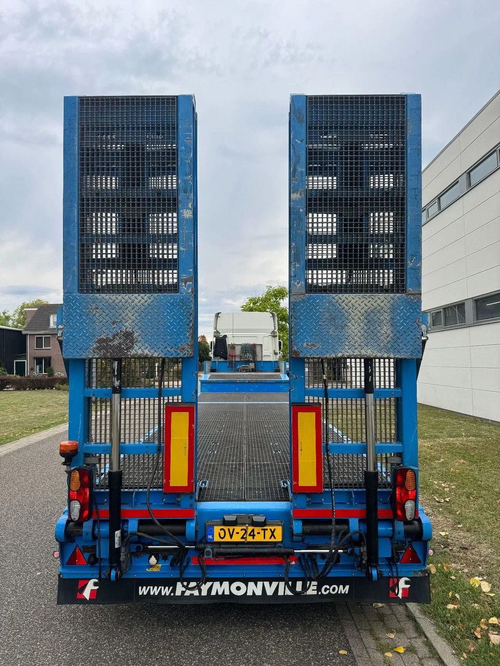Faymonville Multimax F-S43-ABA semiedieplader oplegger