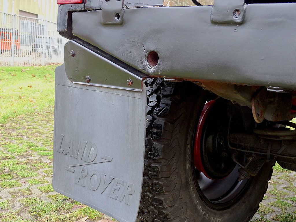 Land Rover 90 'Defender' Convertible V8 (Marge)
