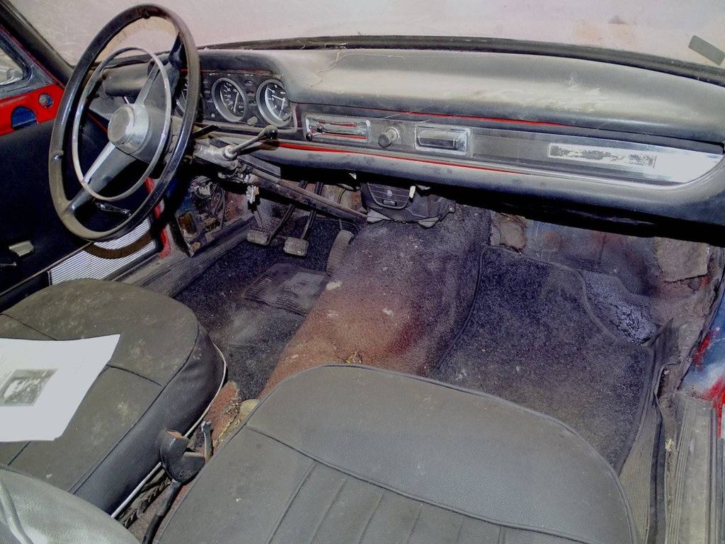 Peugeot 404 Cabriolet Petrol (Margin)