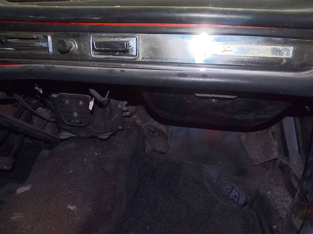 Peugeot 404 Cabriolet Petrol (Margin)