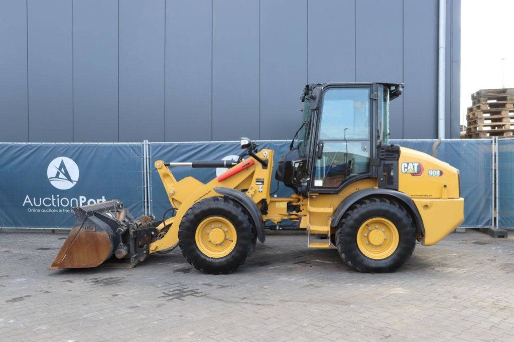 Wiellader Caterpillar 908 Diesel 2023