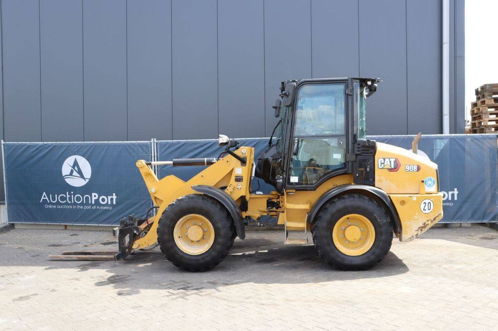 Wheel loader Caterpillar 908 Diesel 2023